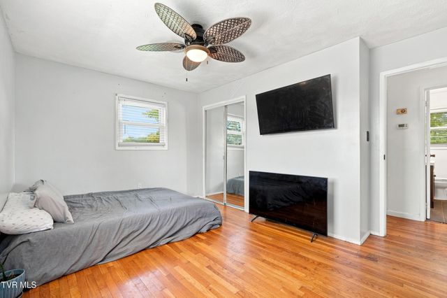 212 Hilltop Drive, Bristol, VA 24202