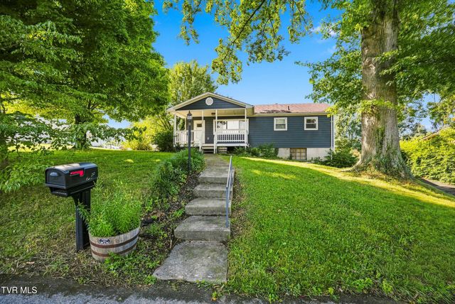 212 Hilltop Drive, Bristol, VA 24202