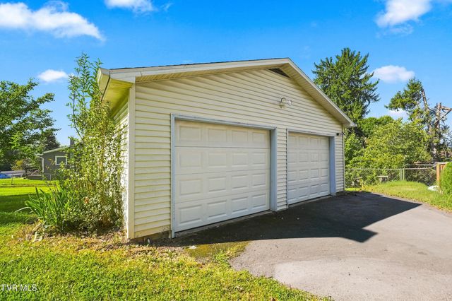 212 Hilltop Drive, Bristol, VA 24202