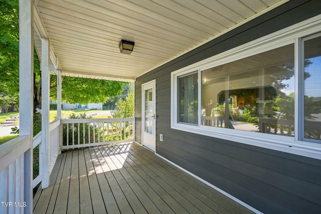 212 Hilltop Drive, Bristol, VA 24202
