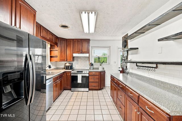 212 Hilltop Drive, Bristol, VA 24202
