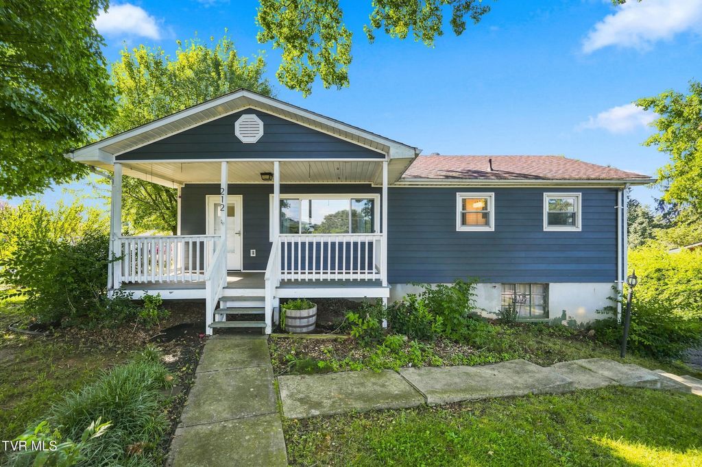 212 Hilltop Drive, Bristol, VA 24202