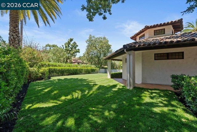 1924 Alameda Diablo, Diablo, CA 94528