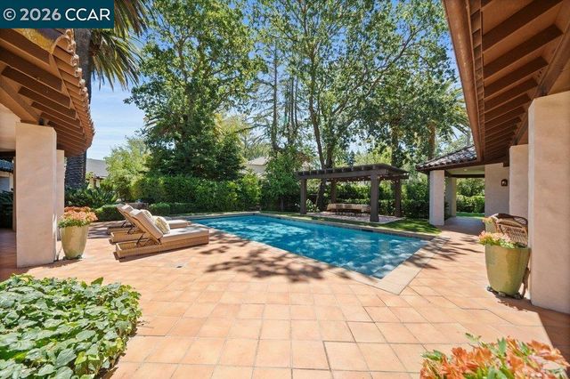 1924 Alameda Diablo, Diablo, CA 94528