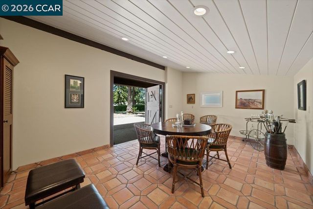 1924 Alameda Diablo, Diablo, CA 94528
