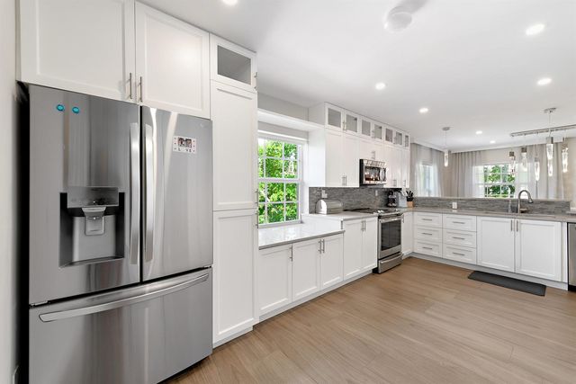 7369 Orangewood Lane 301, Boca Raton, FL 33433