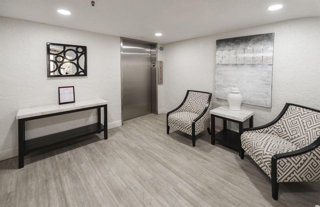 7369 Orangewood Lane 301, Boca Raton, FL 33433
