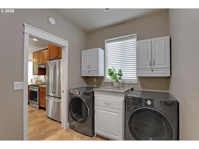 14987 Sw GREENFIELD Dr, Portland, OR 97224