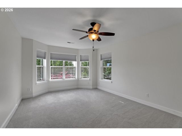14987 Sw GREENFIELD Dr, Portland, OR 97224