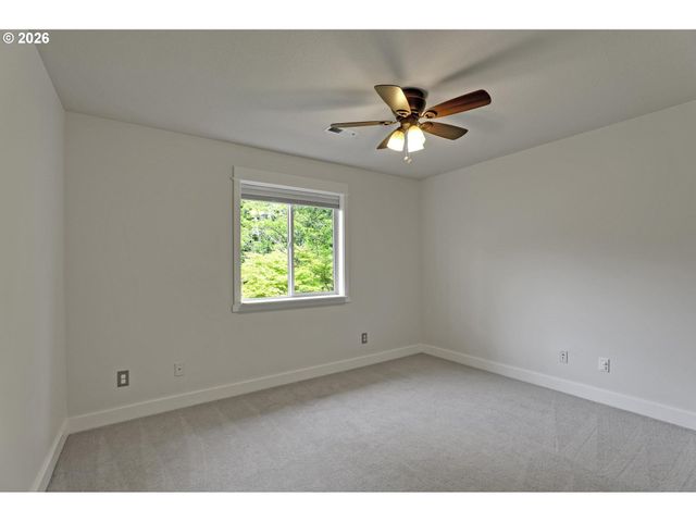 14987 Sw GREENFIELD Dr, Portland, OR 97224