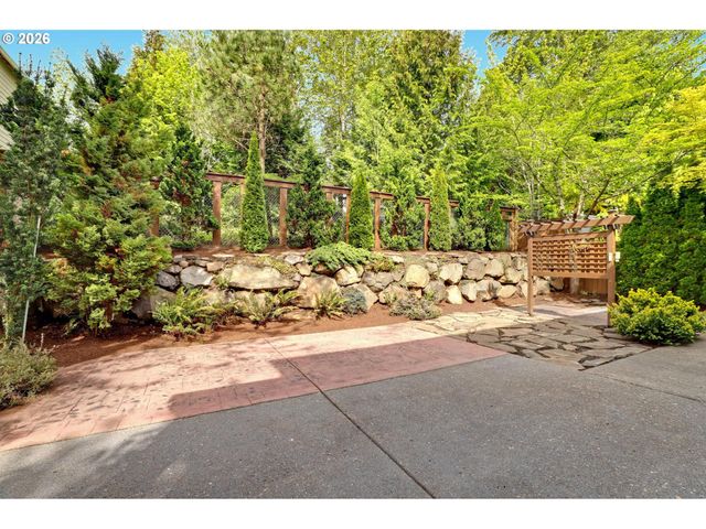 14987 Sw GREENFIELD Dr, Portland, OR 97224