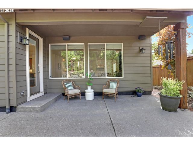 14987 Sw GREENFIELD Dr, Portland, OR 97224