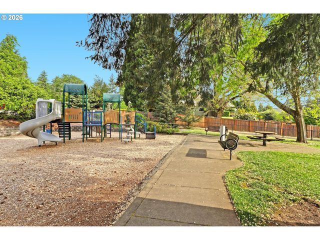 14987 Sw GREENFIELD Dr, Portland, OR 97224