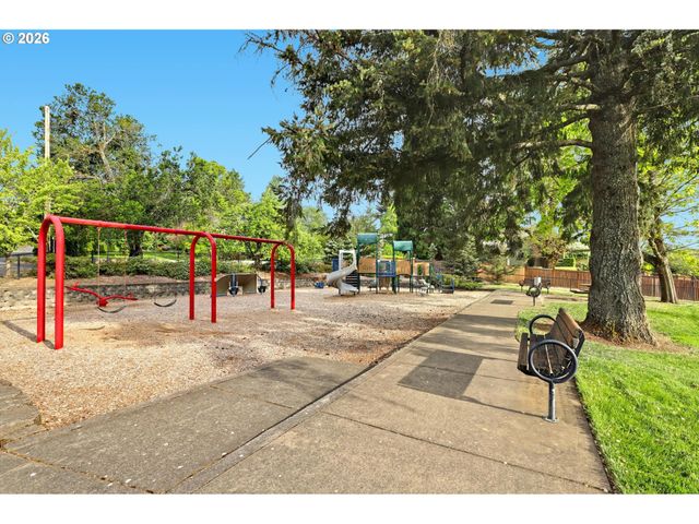 14987 Sw GREENFIELD Dr, Portland, OR 97224