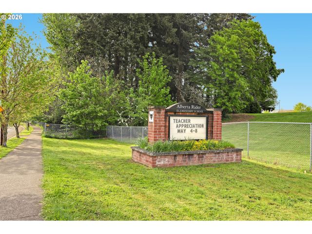14987 Sw GREENFIELD Dr, Portland, OR 97224