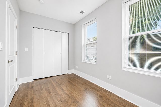 1901 W 21st Place 2R, Chicago, IL 60608
