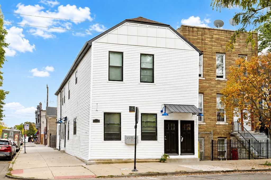 1901 W 21st Place 2R, Chicago, IL 60608