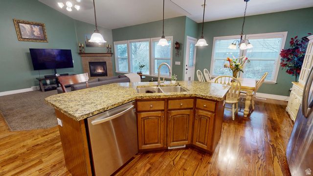 11664 S LAKE RUN RD, South Jordan, UT 84009