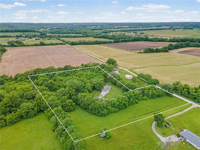 38465 W 112th Street, Richmond, MO 64085