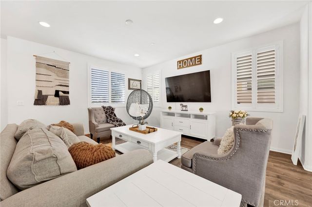 6724 N Glasner Lane, West Hills, CA 91307