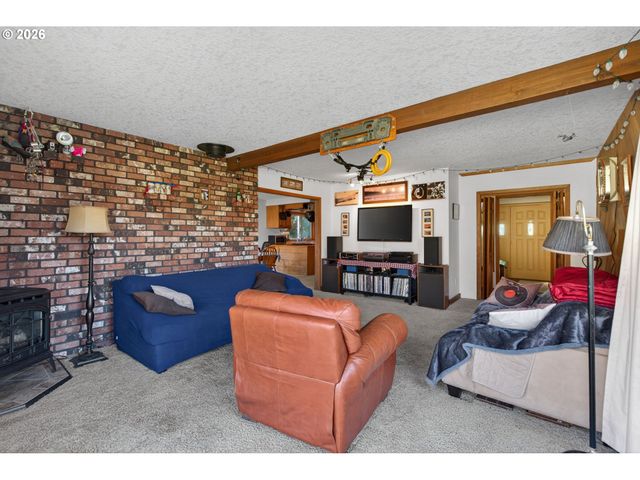 205 FARWEST St, North Bonneville, WA 98639