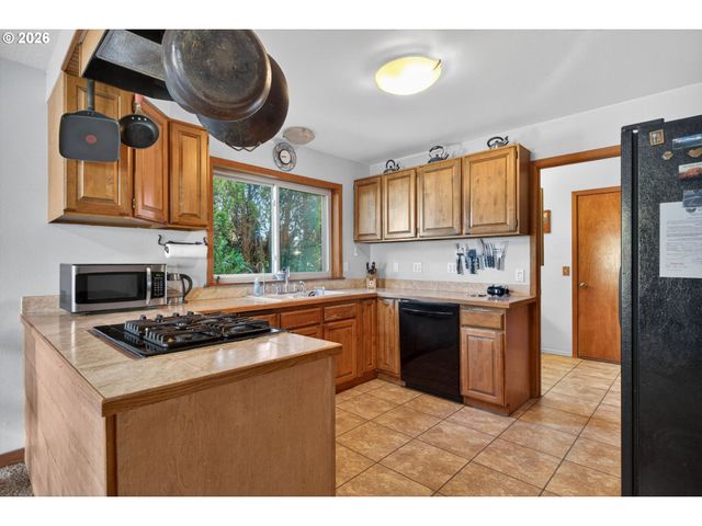 205 FARWEST St, North Bonneville, WA 98639