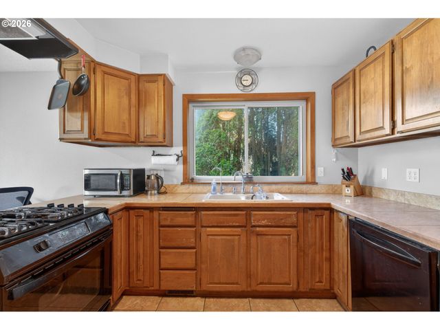 205 FARWEST St, North Bonneville, WA 98639