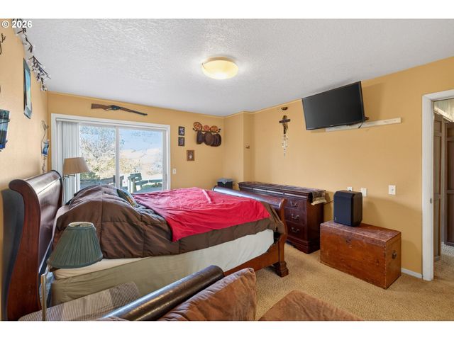 205 FARWEST St, North Bonneville, WA 98639