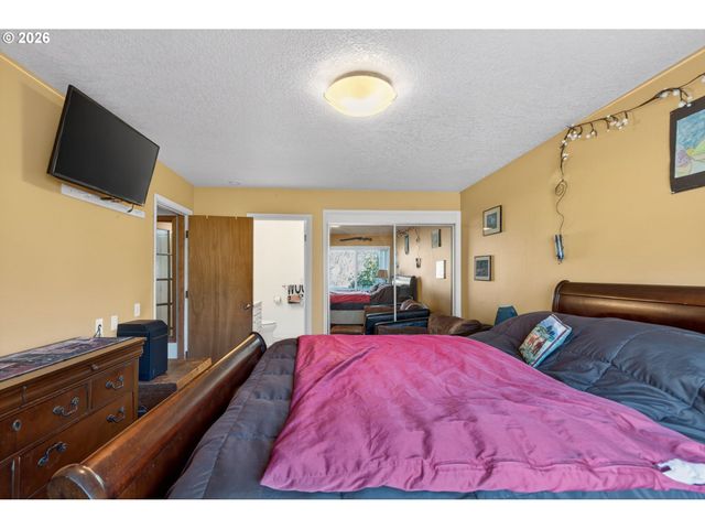 205 FARWEST St, North Bonneville, WA 98639