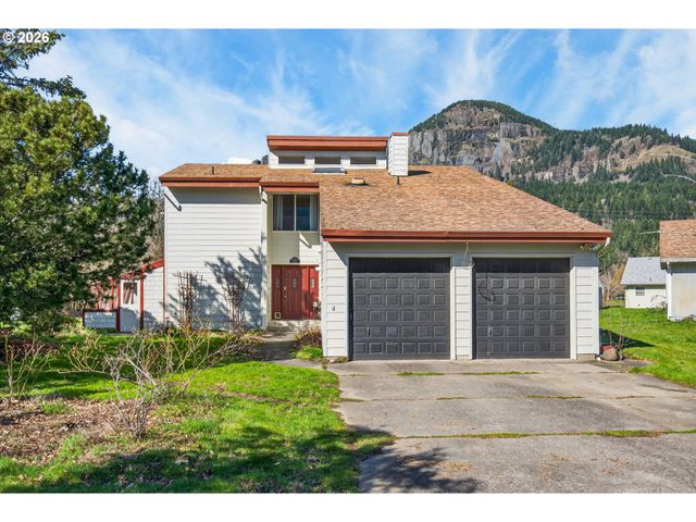 205 FARWEST St, North Bonneville, WA 98639