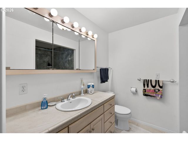 205 FARWEST St, North Bonneville, WA 98639