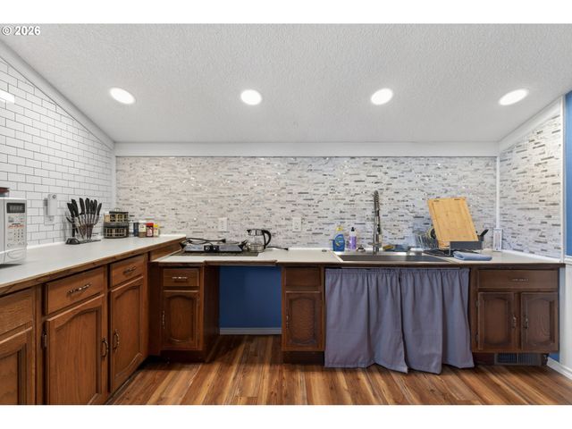 205 FARWEST St, North Bonneville, WA 98639