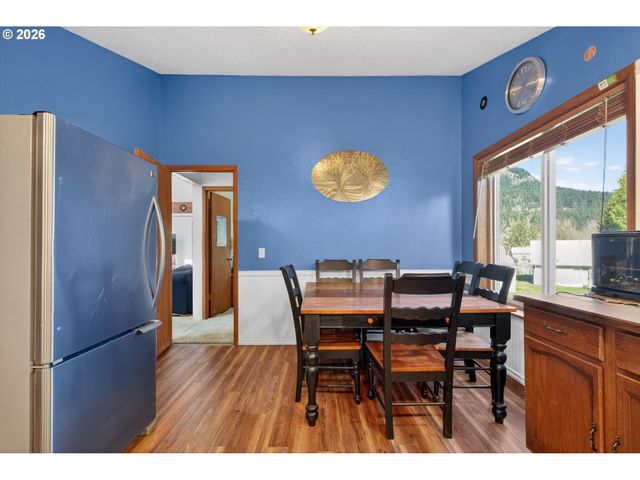 205 FARWEST St, North Bonneville, WA 98639