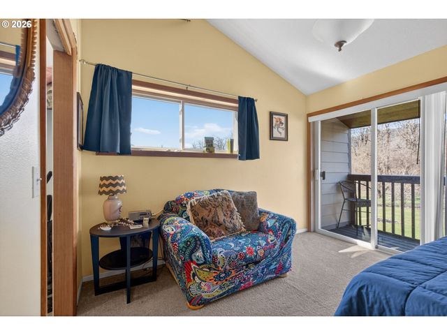 205 FARWEST St, North Bonneville, WA 98639