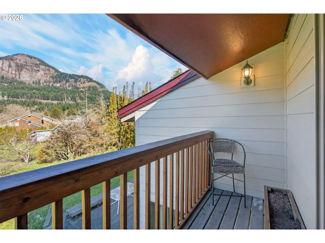 205 FARWEST St, North Bonneville, WA 98639