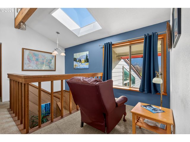 205 FARWEST St, North Bonneville, WA 98639