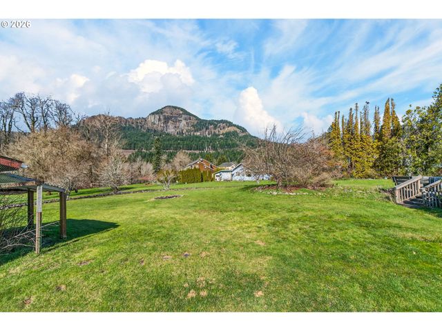 205 FARWEST St, North Bonneville, WA 98639
