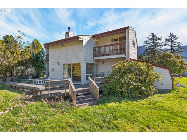 205 FARWEST St, North Bonneville, WA 98639