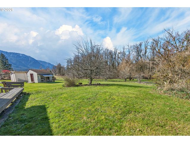 205 FARWEST St, North Bonneville, WA 98639