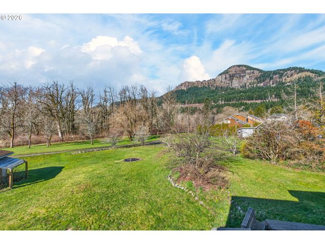 205 FARWEST St, North Bonneville, WA 98639