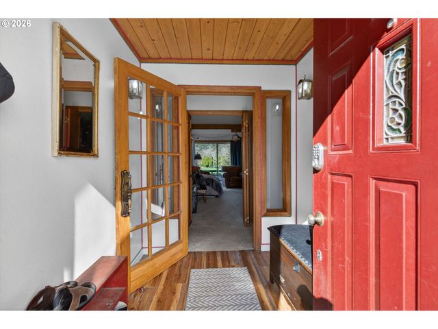 205 FARWEST St, North Bonneville, WA 98639