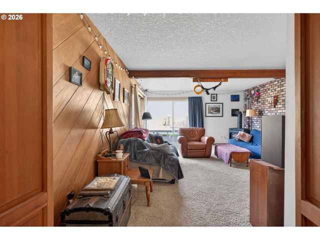 205 FARWEST St, North Bonneville, WA 98639