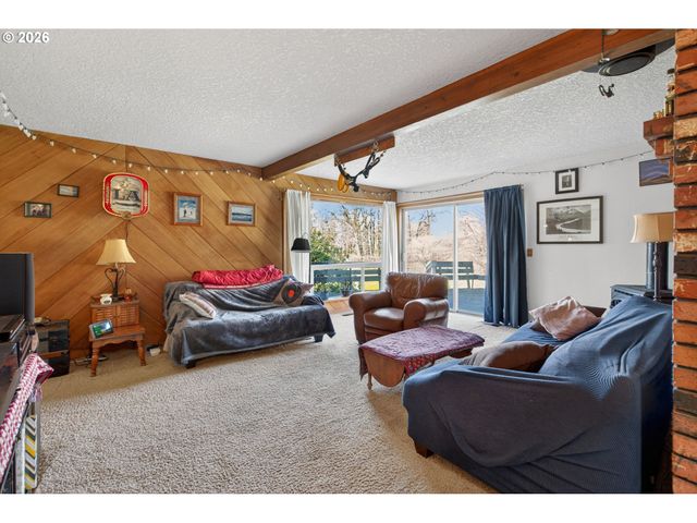 205 FARWEST St, North Bonneville, WA 98639