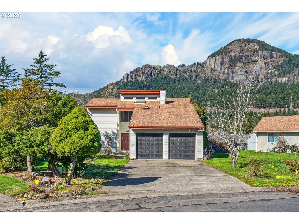 205 FARWEST St, North Bonneville, WA 98639