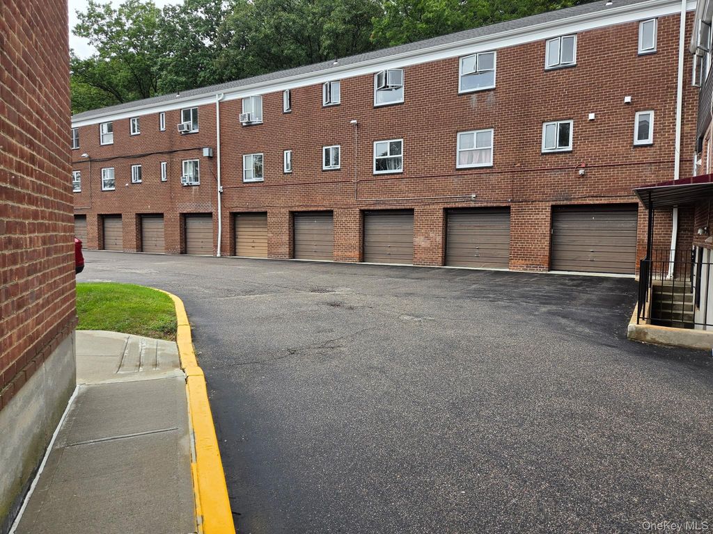 86-02 229th Street 86-02, Queens Village, NY 11422 — photo 3