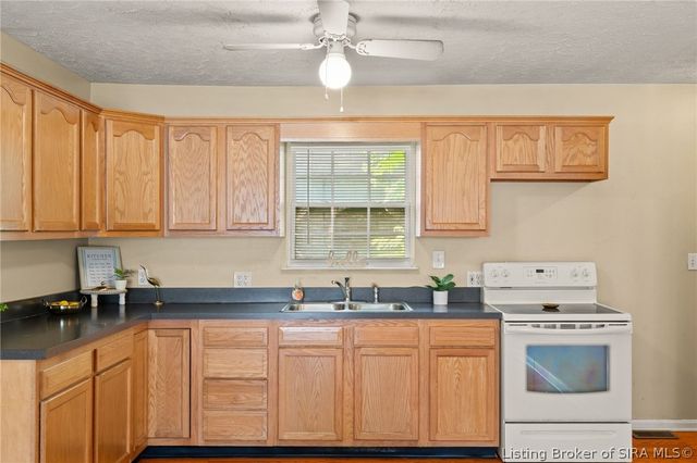115 Popp Avenue, Sellersburg, IN 47172