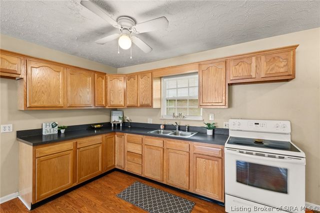115 Popp Avenue, Sellersburg, IN 47172