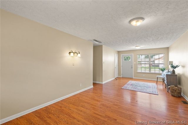 115 Popp Avenue, Sellersburg, IN 47172