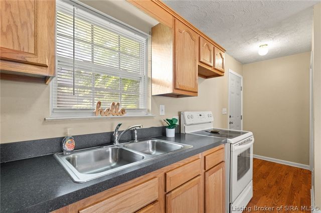 115 Popp Avenue, Sellersburg, IN 47172