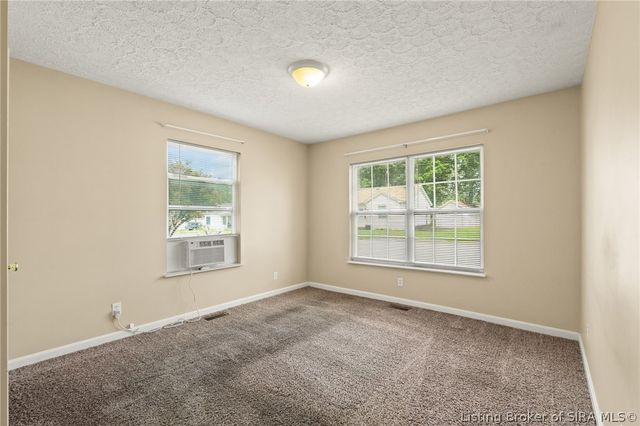 115 Popp Avenue, Sellersburg, IN 47172